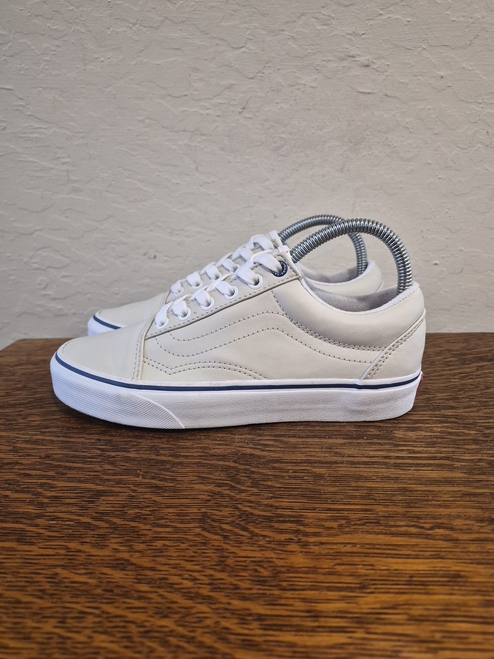 Vans Old Skool Unisex Fashion Sneakers
Women's Size US 7